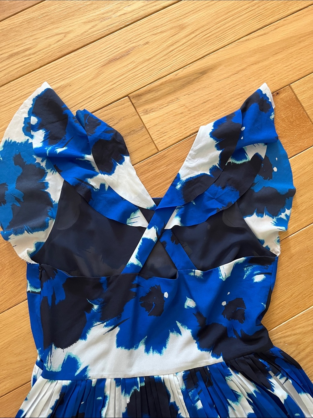 Banana Republic Blue, Black, and White Floral Print Pleated Dress Size 14 - Picture 15 of 15